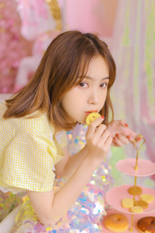 漂亮诱人的女邻居